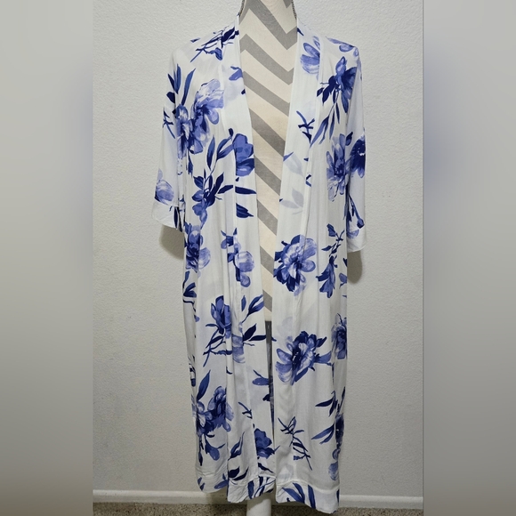 Yumi Kim White & Blue Floral Robe - Picture 7 of 12
